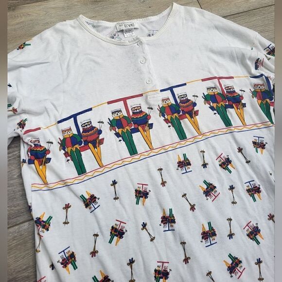 Exclusively For ST. EVE vintage nightgown, rare, Cats on a Ski Chair lift - Picture 11 of 13